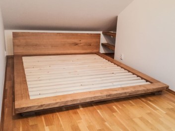 postel z dubu